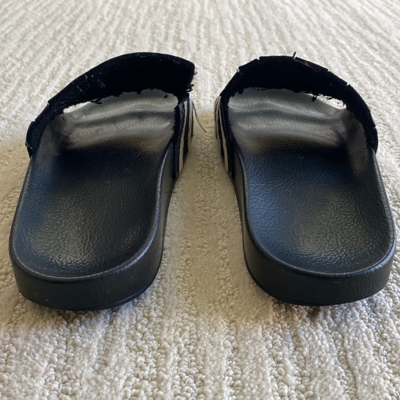 Adidas Adilette Slides - Picture 3 of 11